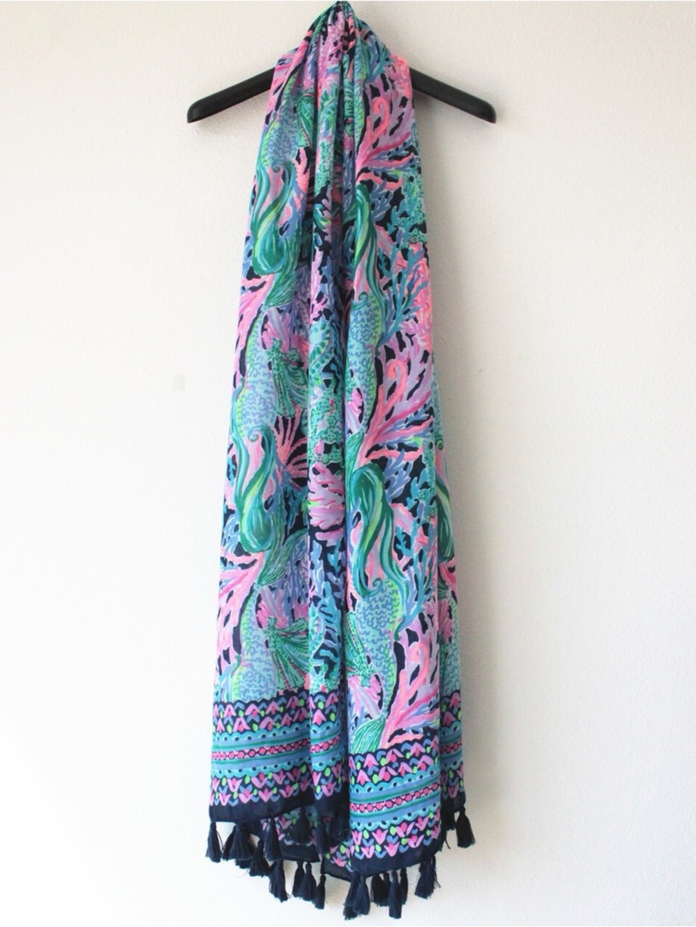 NWOT Lilly Pulitzer Resort Tassel Scarf